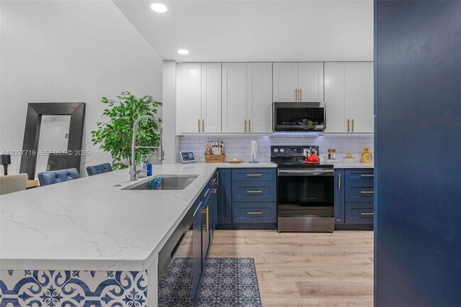 Foto del edificio - 8770 Azalea Ct
