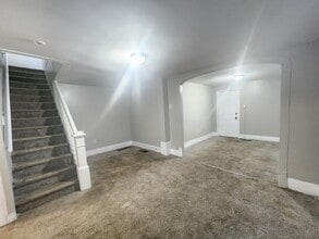 Building Photo - 778 W Main St