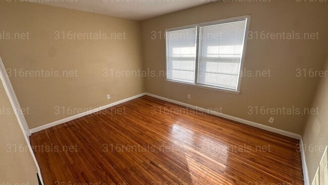 Building Photo - 1248 N Volutsia