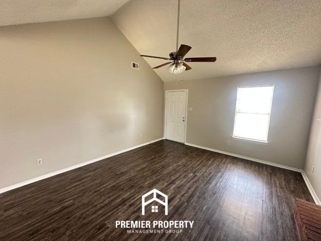 Photo - 4479 Shadow Creek St House