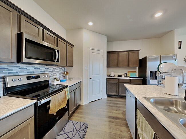 Photo - 713 Glover Dr House