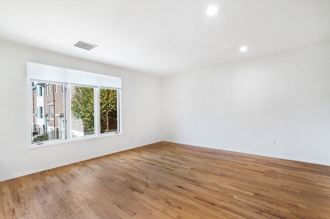 Foto del edificio - 92 E Blackwell St