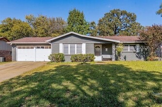 Building Photo - 1700 Sagebrush Trail