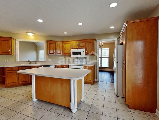 Building Photo - 305 Karlee Dr