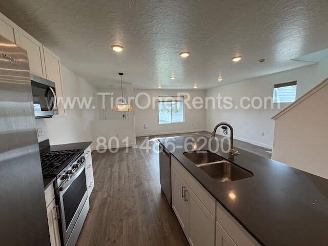 Foto del edificio - NO DEPOSIT option available for qualified ...