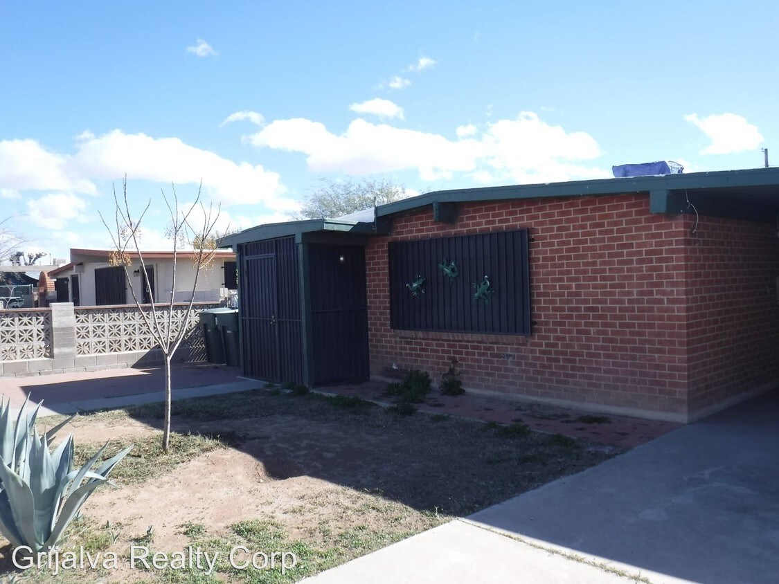 26 E Corona Rd, Tucson, AZ 85756
