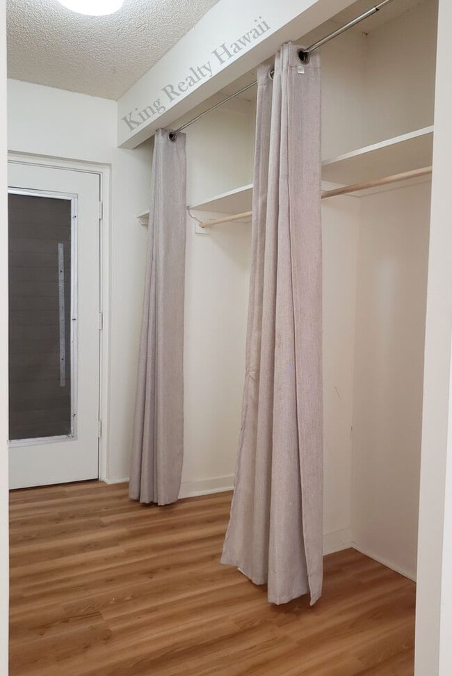 Foto del edificio - VERY CLEAN Studio / 1 bath w/full kitchen/...