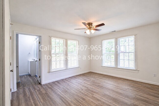 Building Photo - 1110 S Houston Ave