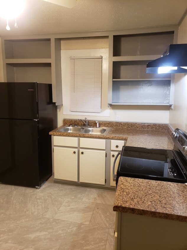 Kitchen - 309 S Canal St