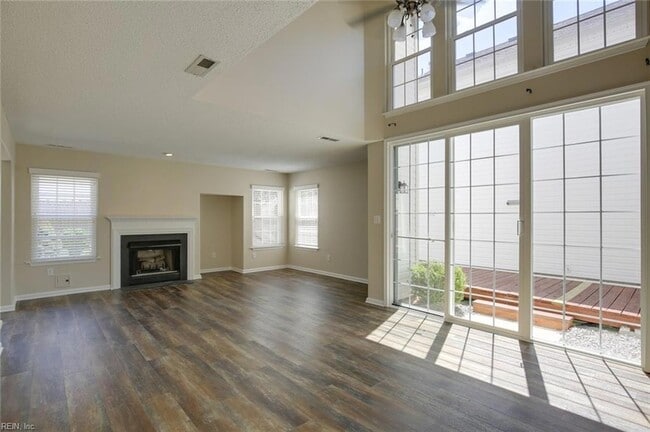 Foto del edificio - 708 Fallcreek Run