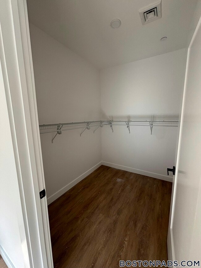 Building Photo - 199 Gardner St