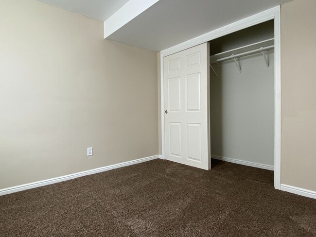 Building Photo - 265 N 750 W