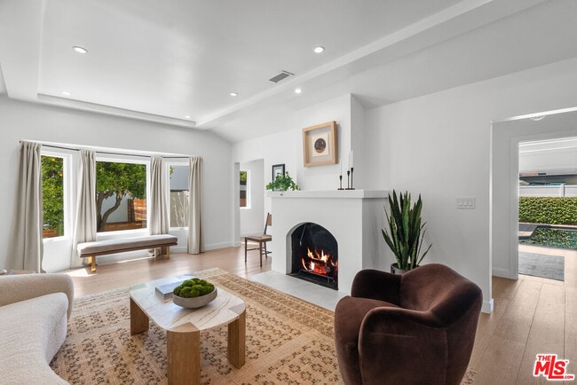 Foto del edificio - 10531 Woodbridge St