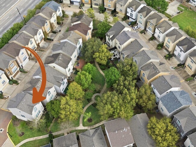 Foto del edificio - 3002 Clearview Cir