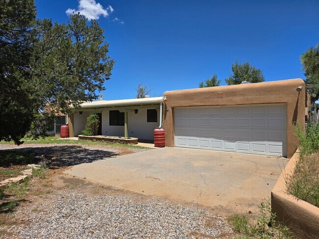 Building Photo - 14 Conchas Loop