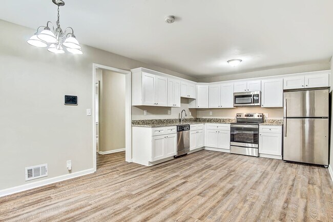 Building Photo - 1394 High Meadow Dr