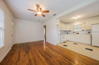 Foto del edificio - 4404 Jinx Ave