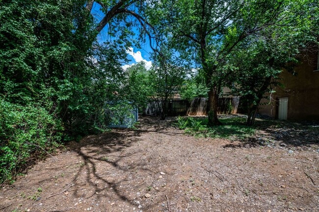 Building Photo - 925 Dunlap St