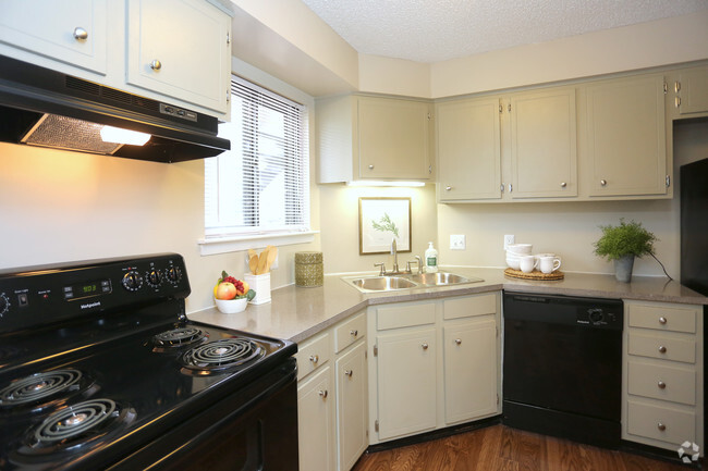 2BR,1BA-Arrow - Loxley Chase Apartments