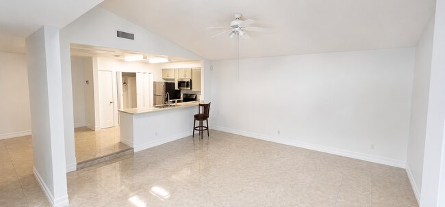 Foto del edificio - 1016 Manor Dr