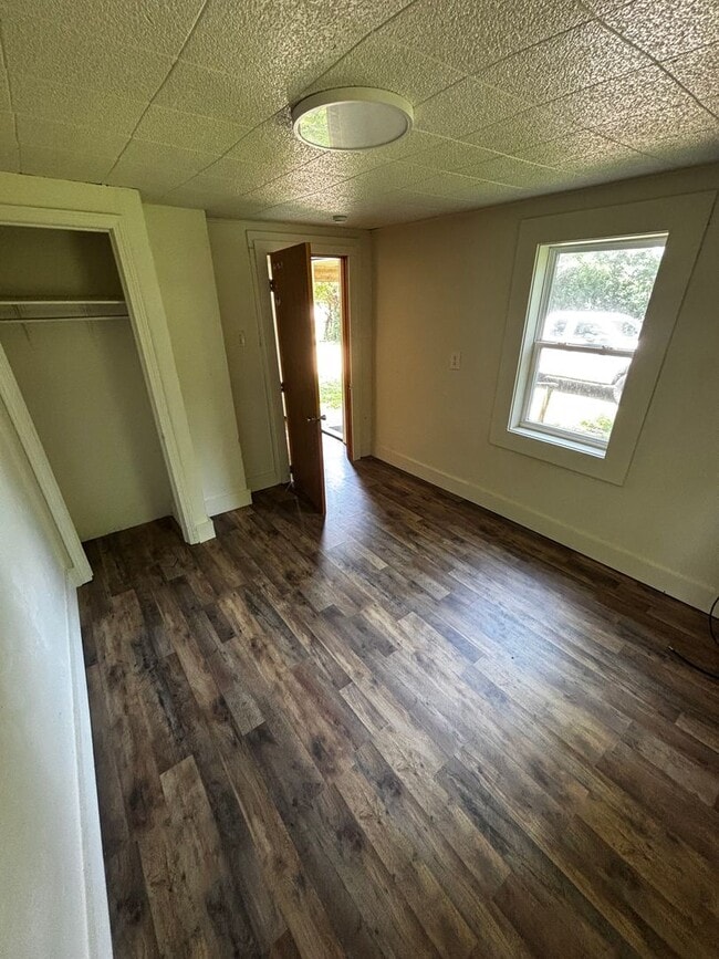 Building Photo - 109 Frisco Dr