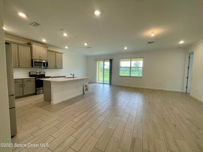 Building Photo - 696 Veridian Cir NW
