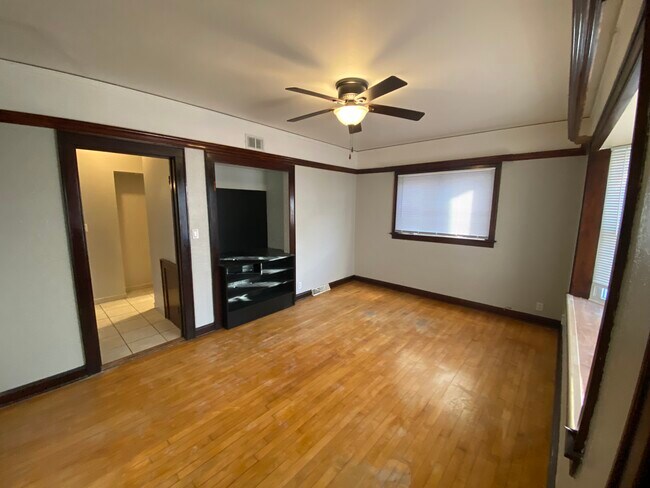 Foto del edificio - Stunning 4br 2ba in the Heart of Bayview !