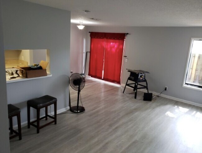 Building Photo - Move-In Ready 2 bedroom with attached Gara...