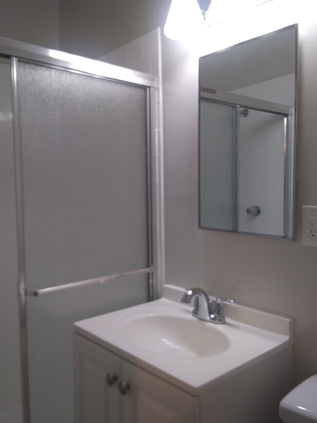 6551 De Soto Ave, Canoga Park, CA 91303 Apartments Canoga Park, CA