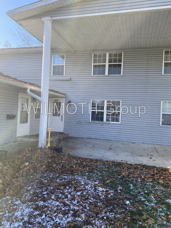 Building Photo - 1310 Millerwood Dr