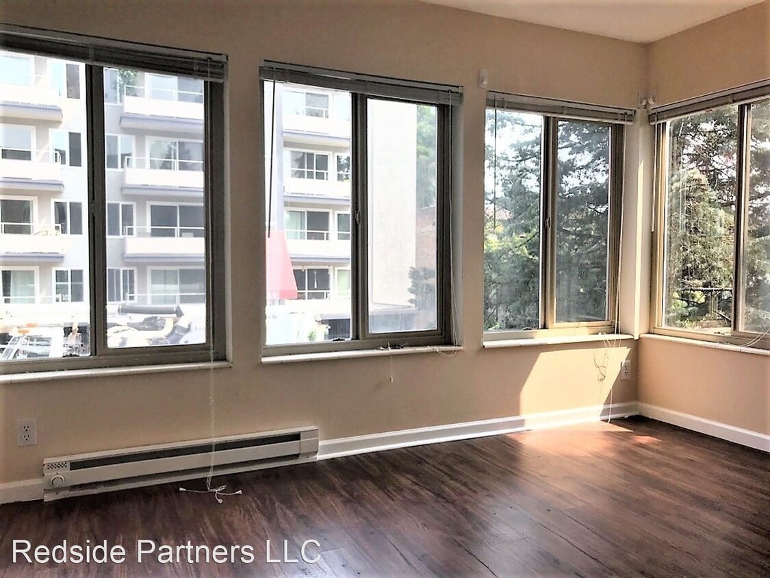 Primary Photo - 1 br, 1 bath Apartment - 4225 11th Ave NE