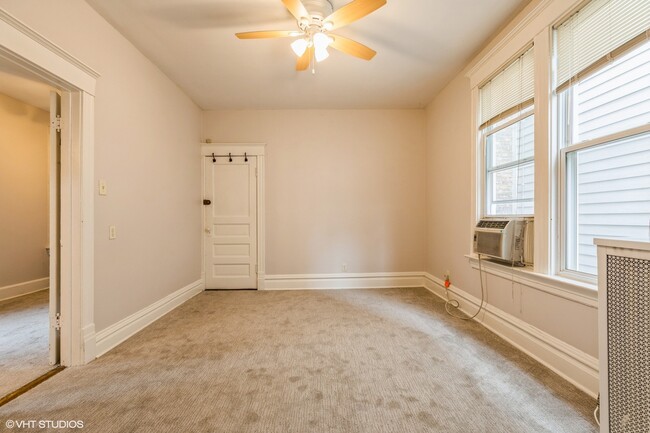 Building Photo - 3722 N Bosworth Ave