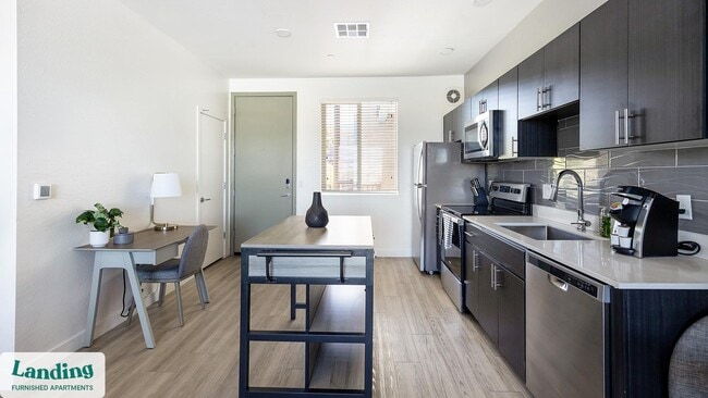 Foto del edificio - 10000 W Missouri Ave