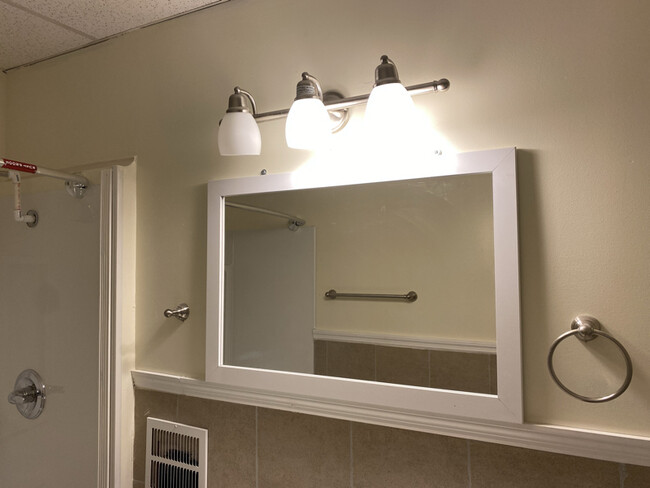 Building Photo - 16 Stewart St