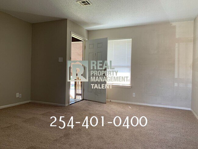 Foto del edificio - 2214 Saulsbury Dr