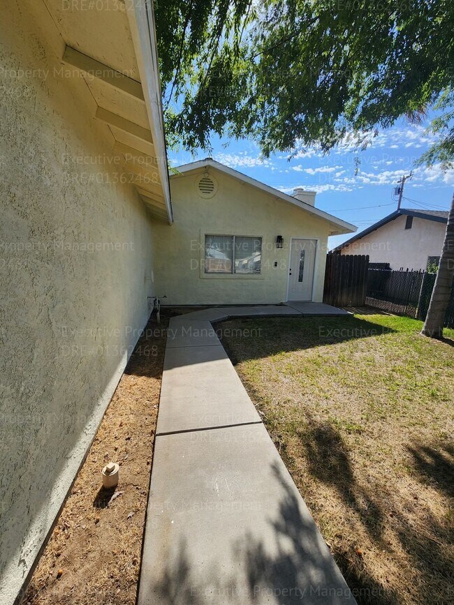 Foto del edificio - Charming 3 bedroom and 2 bathroom house.