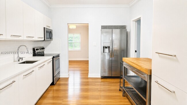 Building Photo - 6566 SW 52nd St
