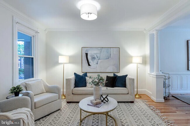 Foto del edificio - 1016 10th St NE