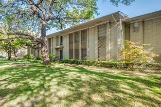 Building Photo - 6353 Diamond Head Cir