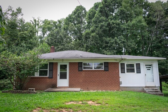 Building Photo - 3600 Jamestown Rd