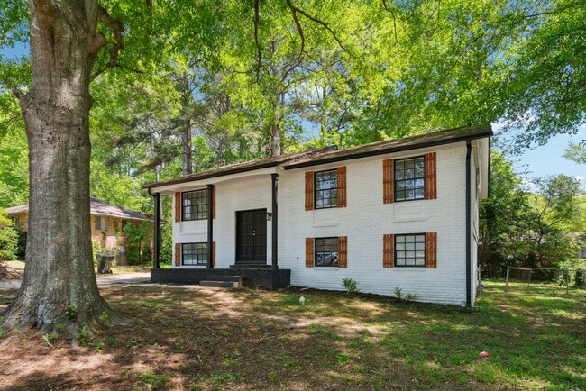 Building Photo - 1421 Iron Gate Blvd