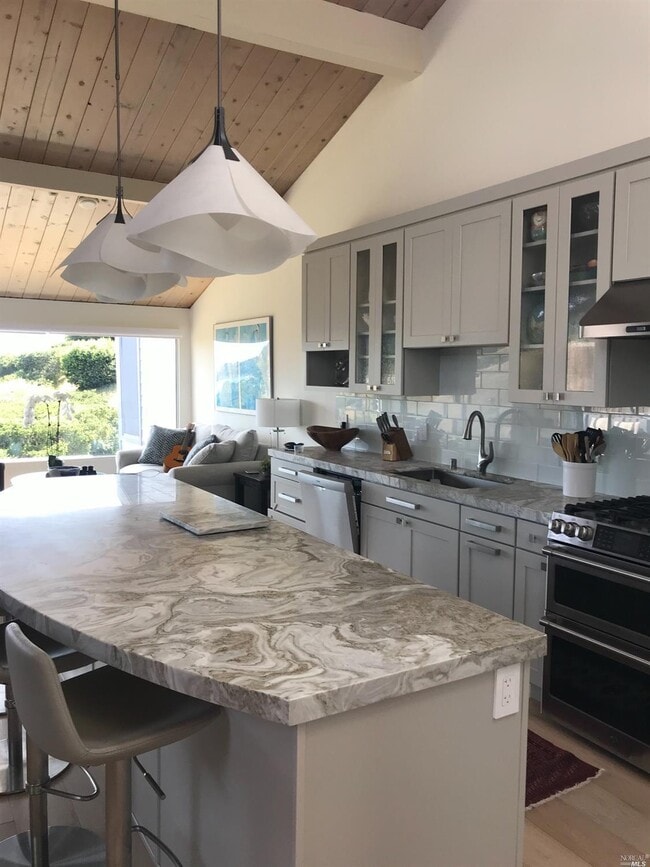 90 Lyford Dr Unit 7, Tiburon, CA 94920 Condo for Rent in Tiburon, CA