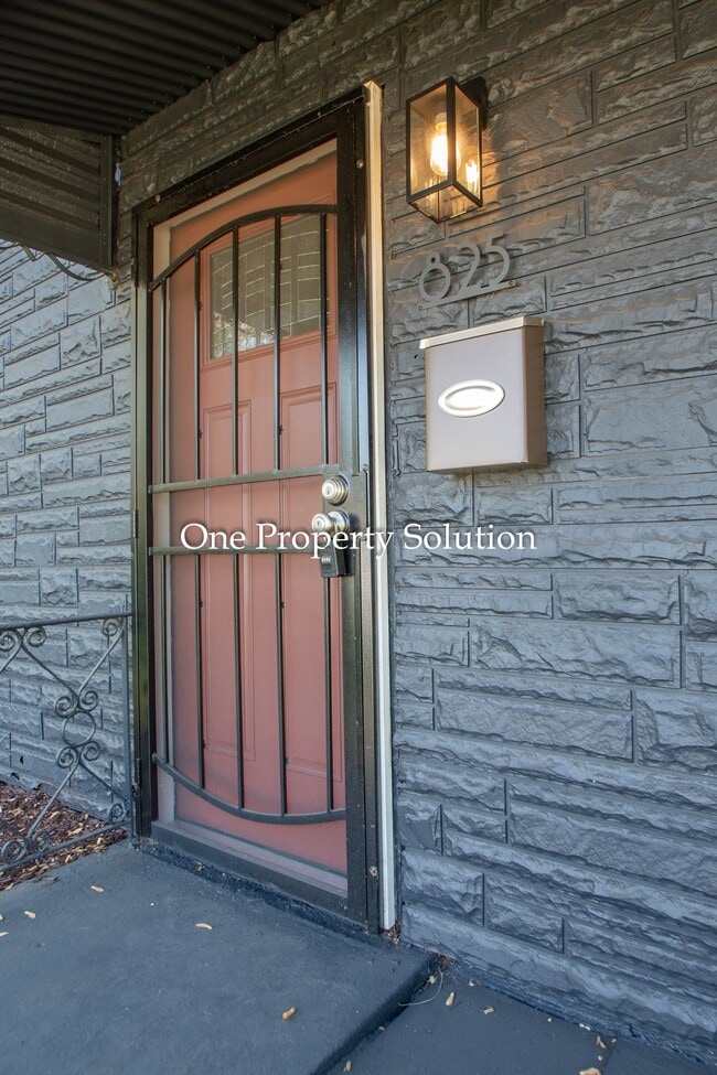 Building Photo - 825 E 14th Ave