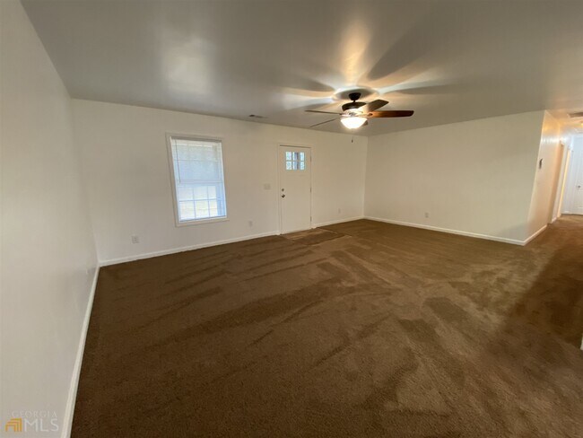 Building Photo - 539 Levi Barnes Rd