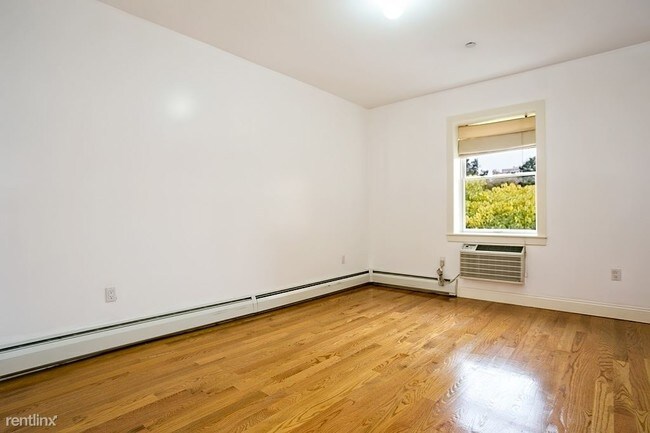 Building Photo - 307 Baltic St