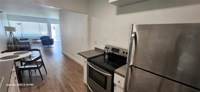 Building Photo - 9770 E Bay Harbor Dr