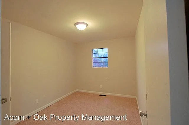 Building Photo - Room in Duplex on S Alston Ave