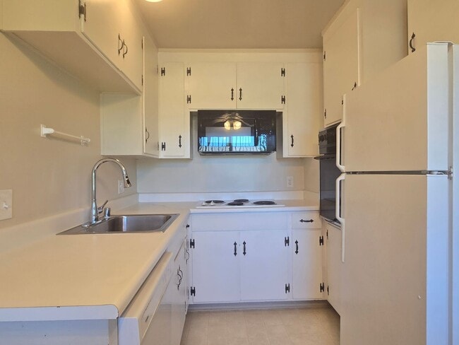 Building Photo - 3579 Agate Dr