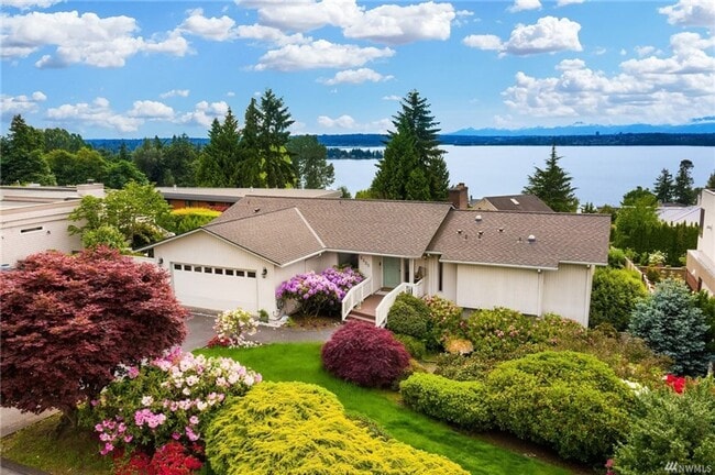 4 Bed 2.5 Bath Kirkland - Lake WA Schools - 4 Bed 2.5 Bath Kirkland - Lake WA Schools House
