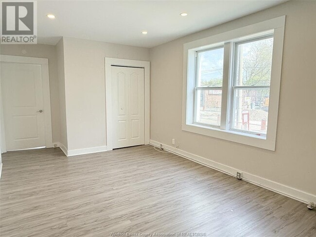 Building Photo - 1518 University Ave W